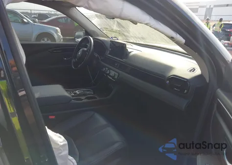 2024 Honda Pilot Touring z USA, uszkodzony, nr VIN 5FNYG2H72RB013343